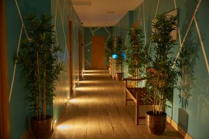 Corredor das Salas no ARTEMIS LISBON spa. Especialistas em Massagem Sensual Erótica e Tantrica