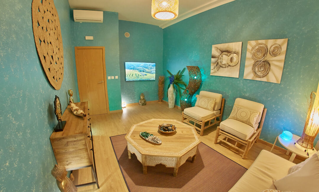 Sala de Recepção no ARTEMIS LISBON spa. Spa especialista em massagem tantrica, Erotica e Sensual, em Lisboa Para Homens, Mulheres e casais.